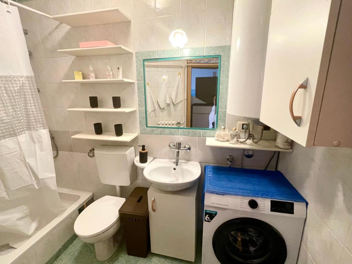 Apartment Mila With Jacuzzi Spa 普拉 外观 照片